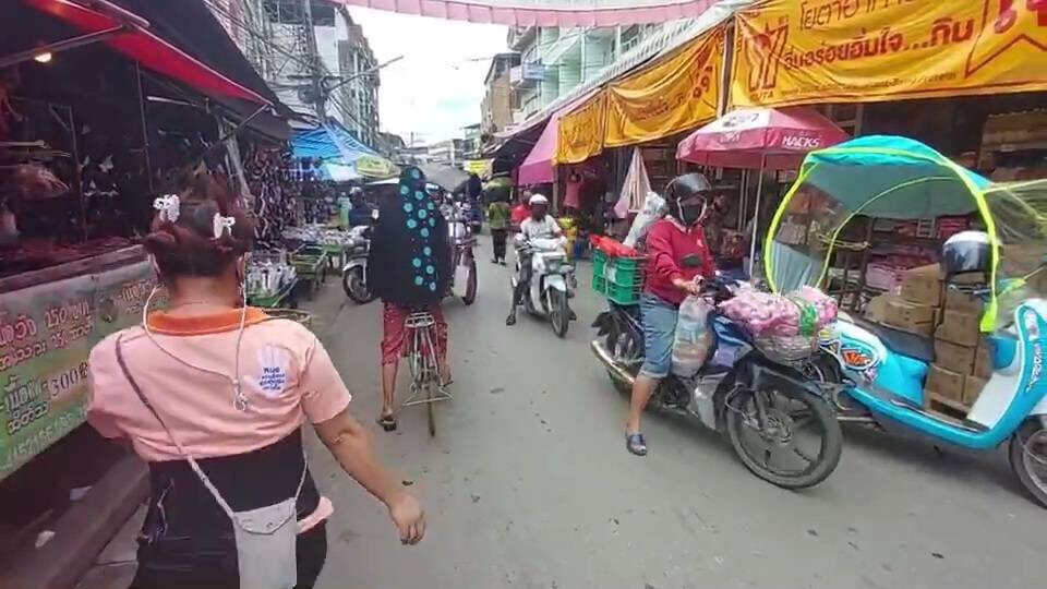 "เมียนมา-ไทย"แห่ซื้อสินค้าตุน-หลัง"เคอร์ฟิว"แม่สอด