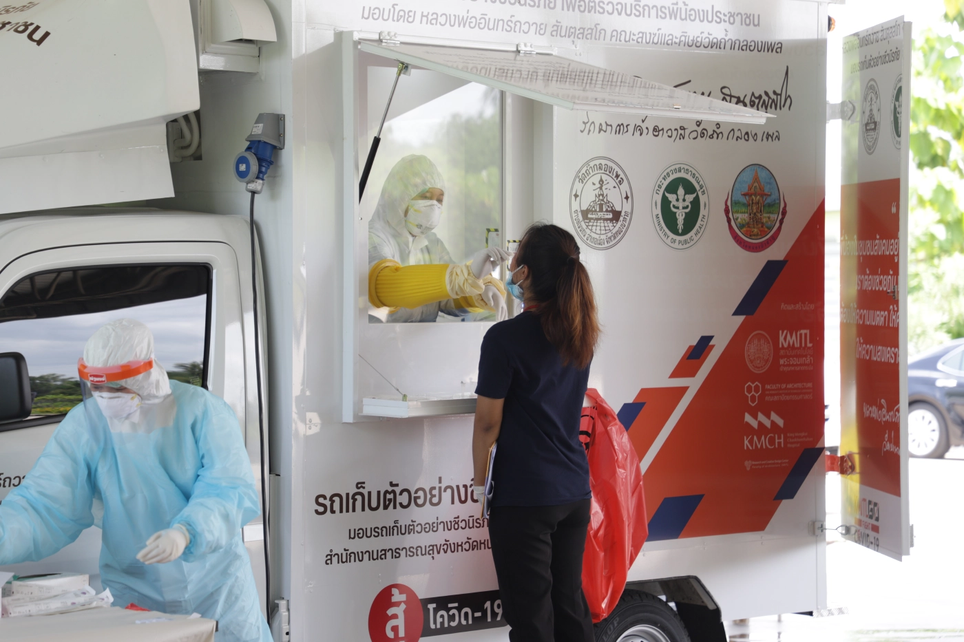 ใช้แนวทาง‘บับเบิ้ล แอนด์ ซีล’ คุมการแพร่ระบาดโควิดในโรงงานเย็บผ้า