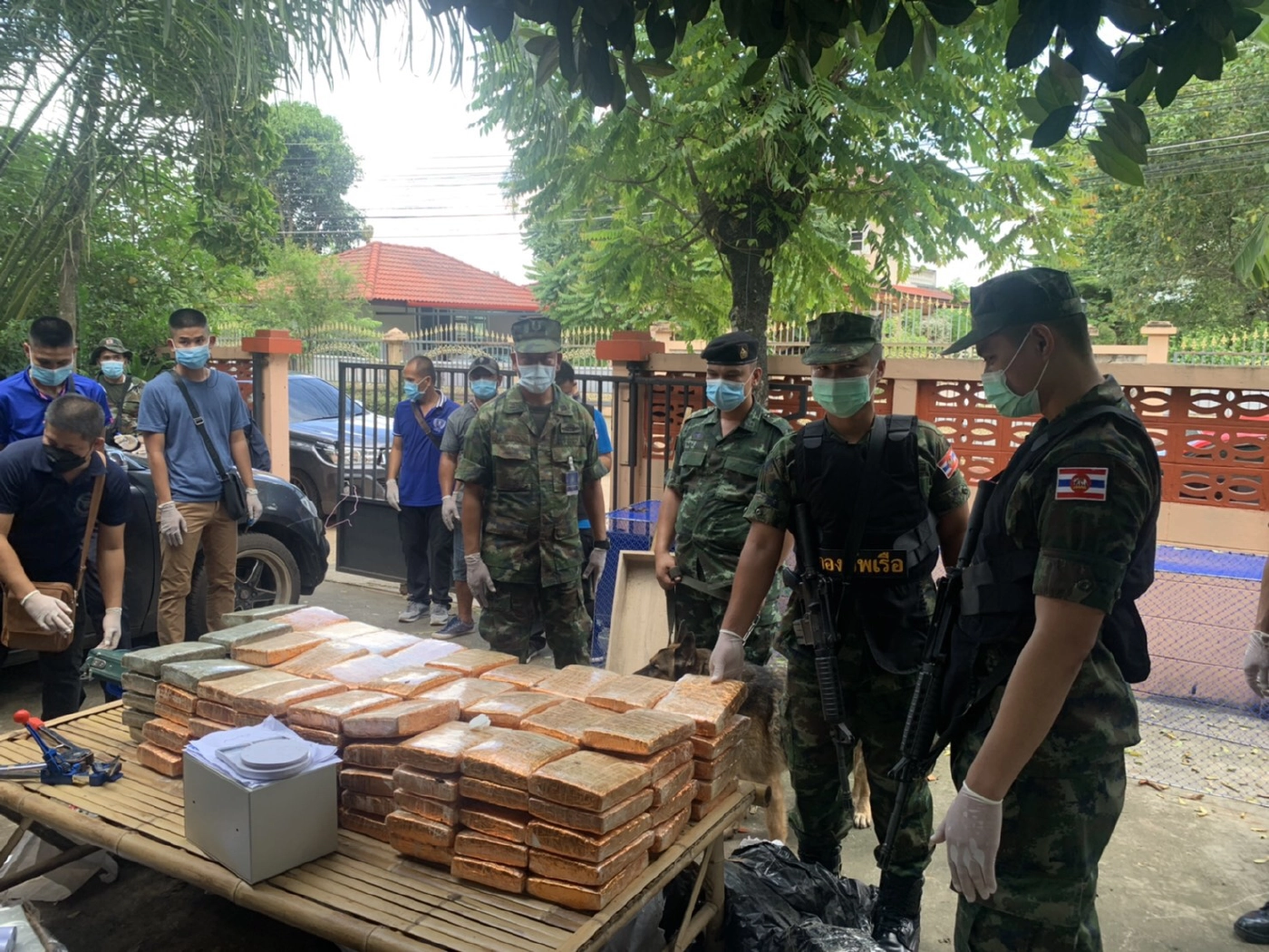 รวบยกแก๊ง 4 ลูกสมุนส่งกัญชาผ่านบริษัทขนส่งพัสดุเอกชน