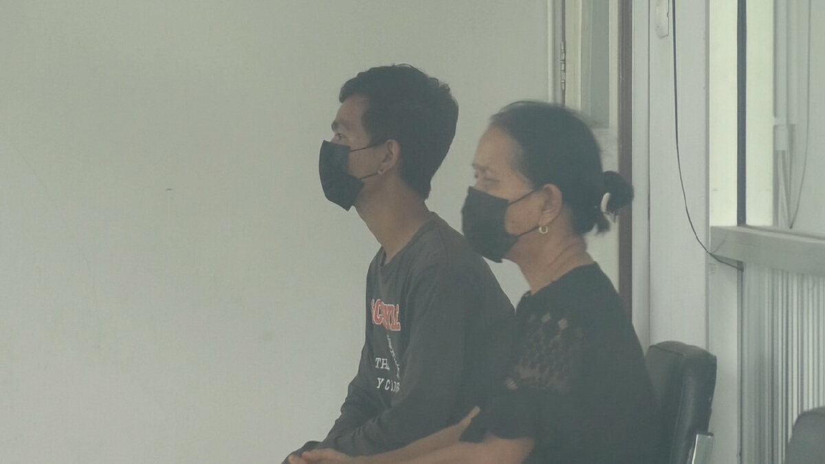พบศพชายเสียชีวิตทิ้งข้างทาง ตำรวจเร่งเรียกสอบคนใกล้ชิด