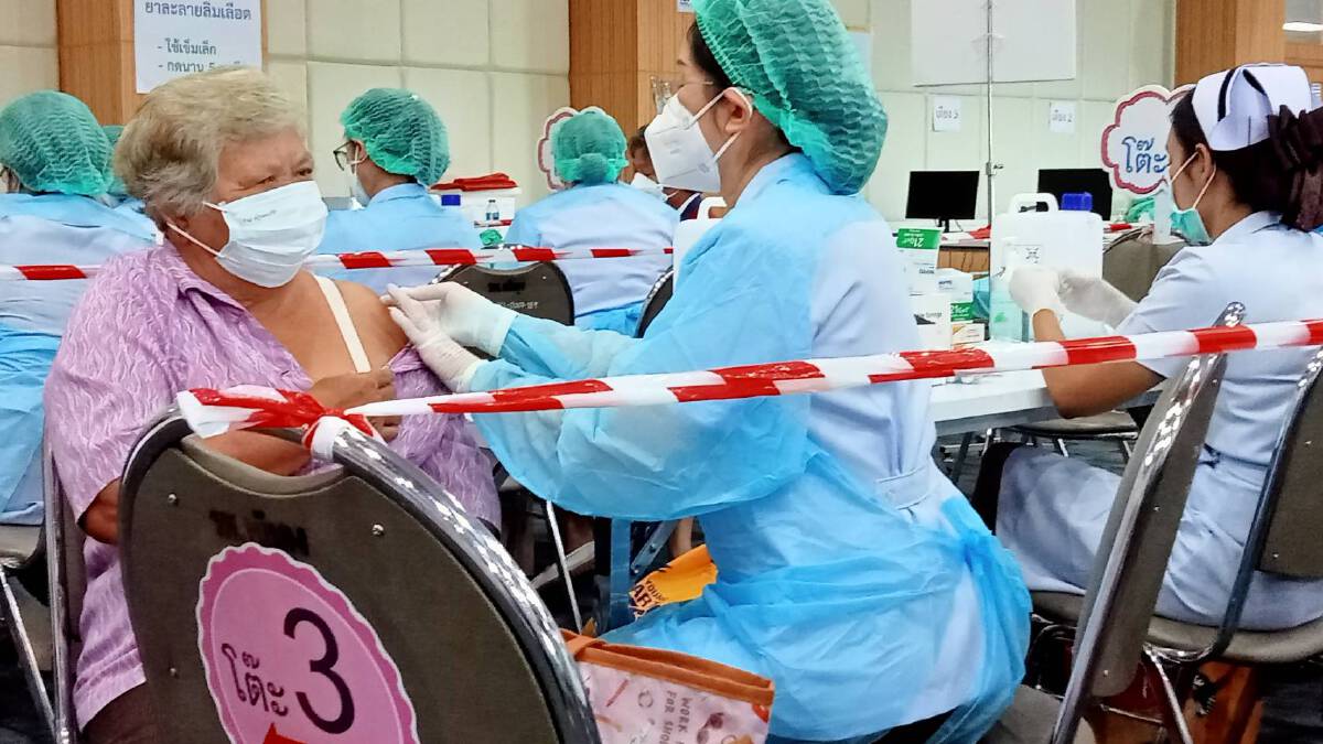 ประชาชน 3 กลุ่มโรคเสี่ยงพัทลุง เข้ารับวัคซีนรอบพิเศษต่อเนื่อง 1500 คน