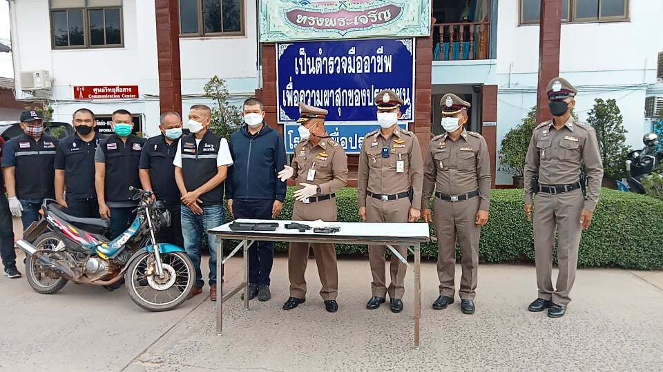 ตร.รวบลุงวัย 67ก่อเหตุรัวยิงคนบ้านเดียวกัน 4 นัดดับกลางทุ่งนา