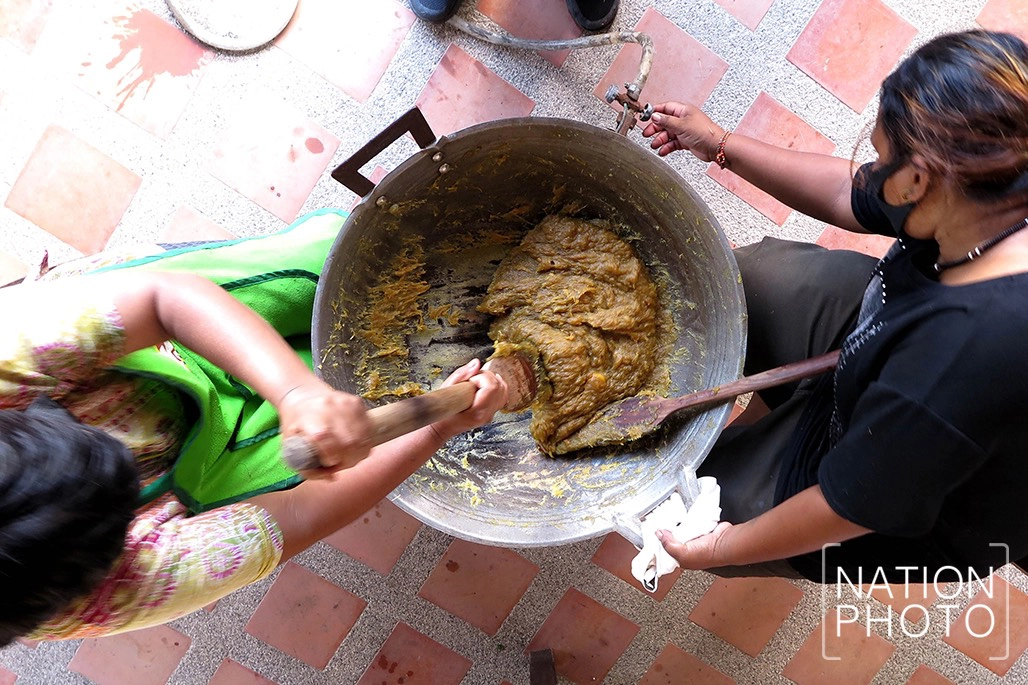 "ทุเรียนกวน" ทางออกผลไม้ปักษ์ใต้ล้นตลาด ชาวสวนต้องช่วยตัวเอง