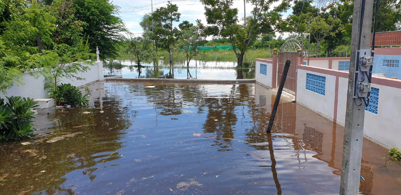 ชาวบ้านเมืองเอกบางปูร้องขอความช่วยเหลือด่วนหลังจมน้ำมานาน 3 วัน