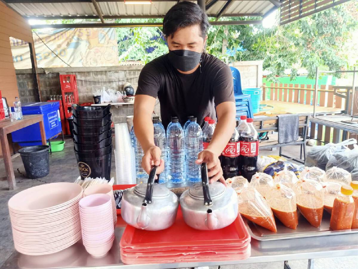 ปรับแผนสู้โควิด ร้านหมูกระทะโคราช ให้ยืมโต๊ะเก้าอี้ยกส่งถึงบ้าน