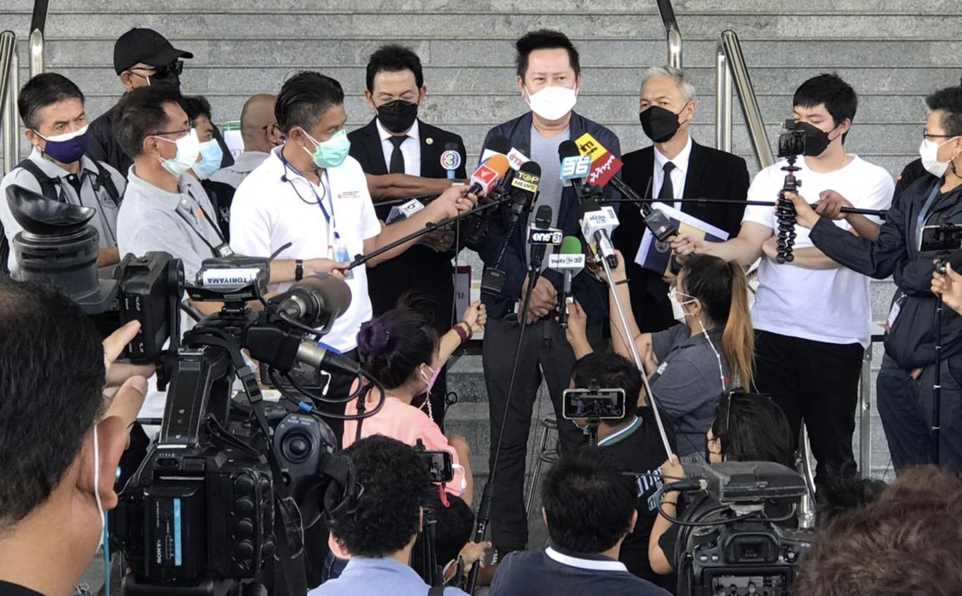 “ณวัฒน์” ยื่นฟ้อง “ลุงตู่” ปม แก้ไขปัญหาสถานการณ์โควิดล้มเหลว