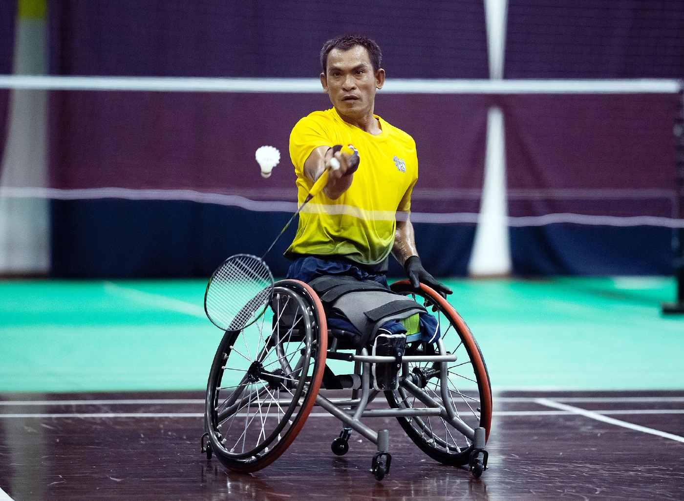 ดำเนิน จันทร์ทอง