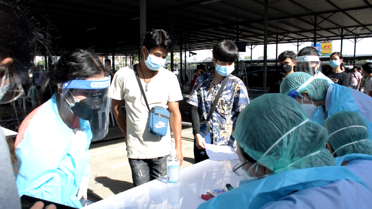 ราชวิทยาลัยจุฬาภรณ์ให้ต่างด้าวในแม่สอดฉีคชิโนฟาร์มฟรี2,500ราย