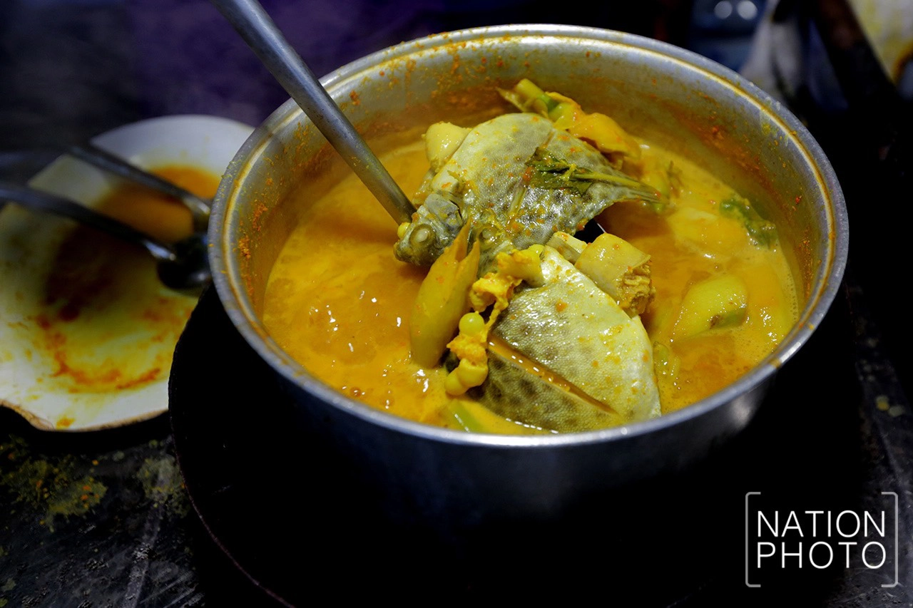 แกงส้มถุงเดียวก็เฟี้ยวได้ แม่ค้ารถเข็นสงขลา ยังขายราคาเดิมแถมเพิ่มปริมาณ