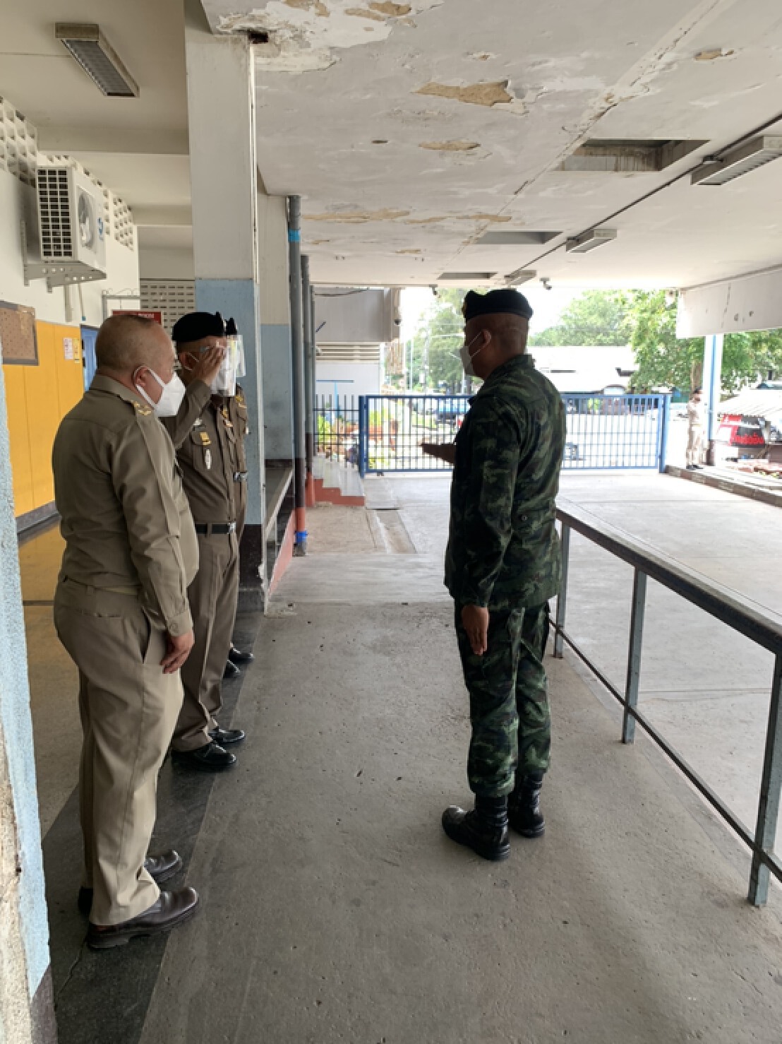 ทหาร-รฟท.เพิ่มมาตรการรปภ.ขบวนพิเศษ ซ่อมรางเสร็จพร้อมเดินรถ