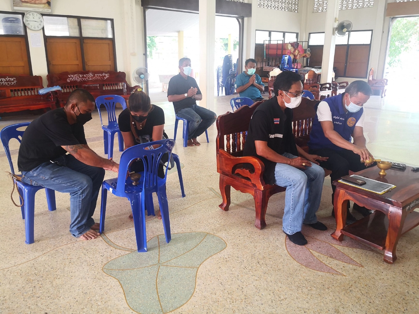 สาวใหญ่ป่วยโควิดช็อคเสียชีวิตระหว่างทางก่อนถึงบ้านเกิด