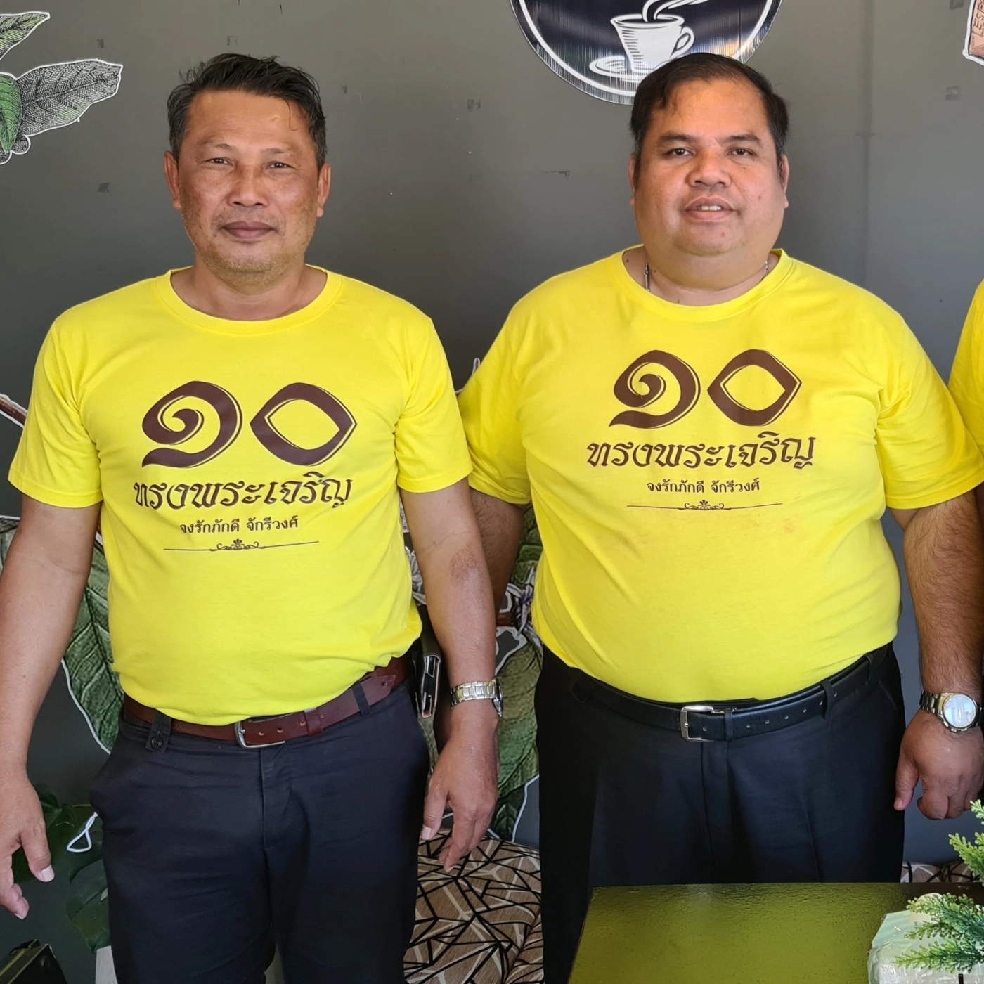 หมู่บ้านเสื้อแดงประกาศจับมือสหายเก่าปกป้องสถาบัน