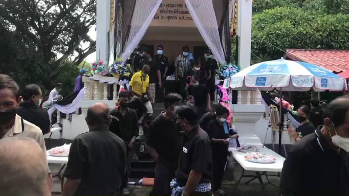 รวบผู้ต้องสงสัย ฆ่าเผาอำพรางหนุ่มใหญ่ใกล้กระท่อมนา