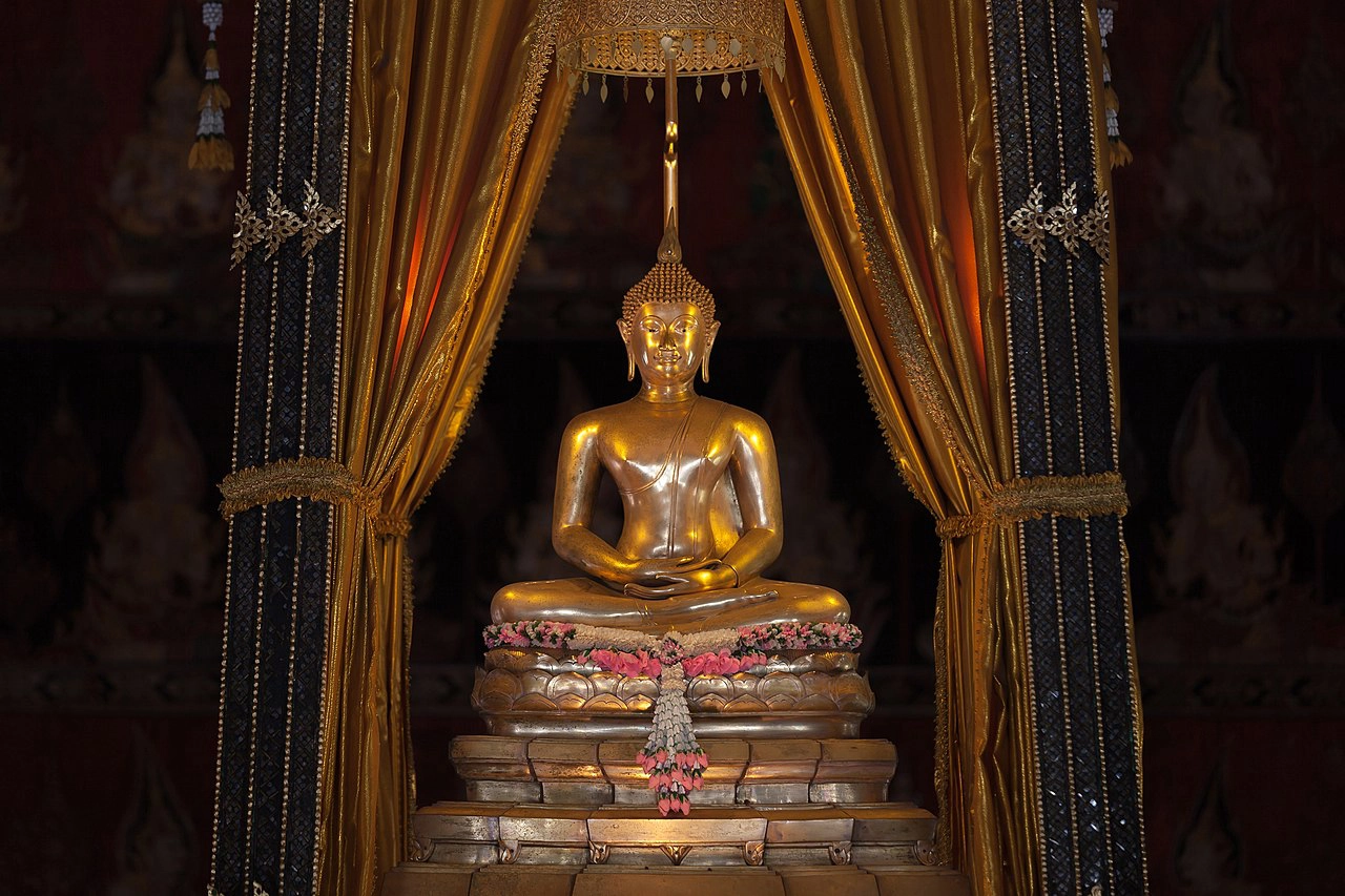 พระพุทธสิหิงค์ พระพุทธรูป ณ วังหน้า พระปฏิมาแห่งแผ่นดิน