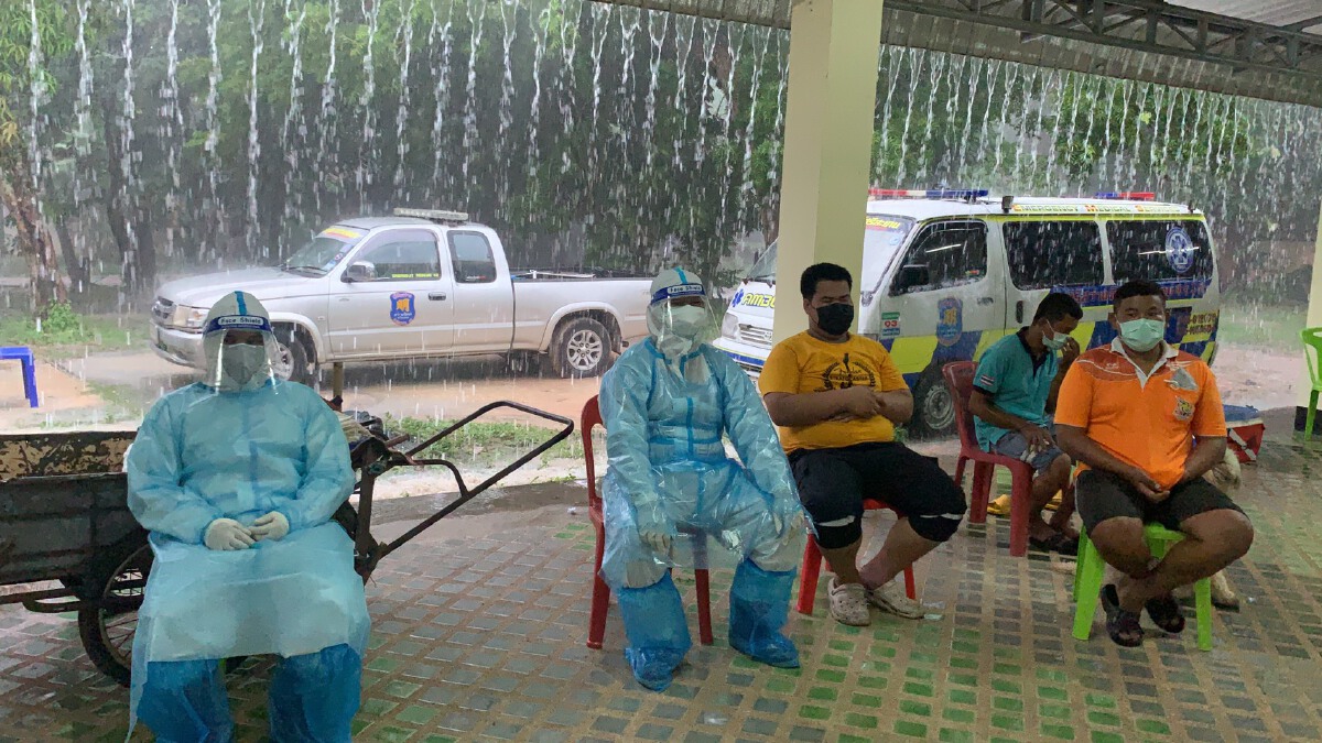 ฝนกระหน่ำ! เผาศพสาวท้อง 6 เดือน เสียชีวิตจากโควิด-19