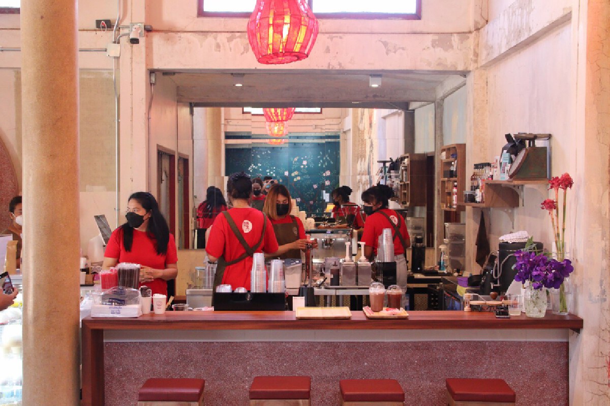 "หลงคาเฟ่" รีโนเวทศาลเจ้าเก่า-สู่คาเฟ่ สไตล์จีนร่วมสมัย