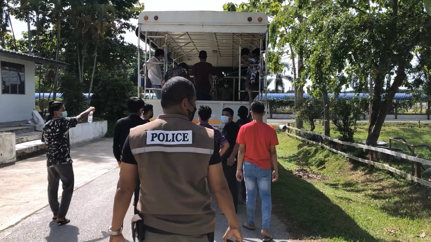 คุมตัวแก๊งปาร์ตี้วันเกิดส่งศาลลุ้นผลตรวจโควิด 61 คน พร้อมดำเนินคดี 3 ข้อหา