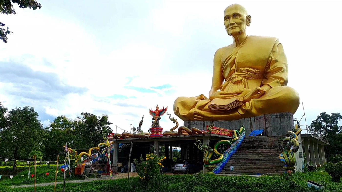 อัศจรรย์!ผึ้งหลวงทำรังรูปหล่อหลวงปู่ดู่