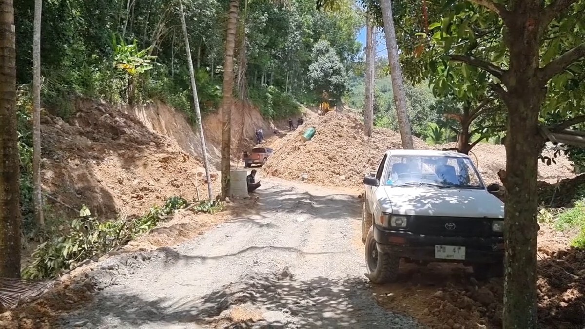 จับทันควันแก็งค์ขุดแร่ รุกป่าสงวนพบสายแร่ตะกั่วมหาศาล