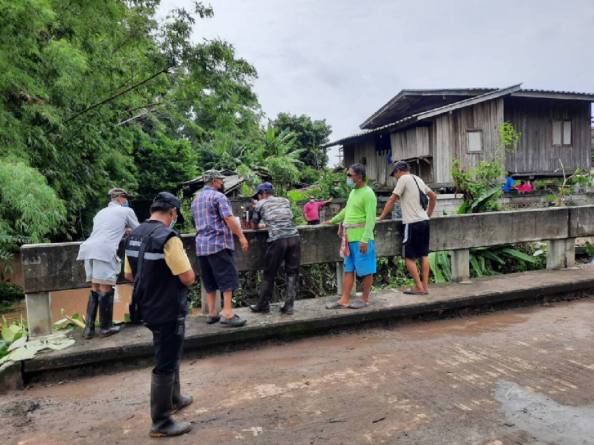 ชาวบ้านสะดุ้งตื่น! หนีน้ำป่าหลากท่วมบ้านช่วงกลางดึก
