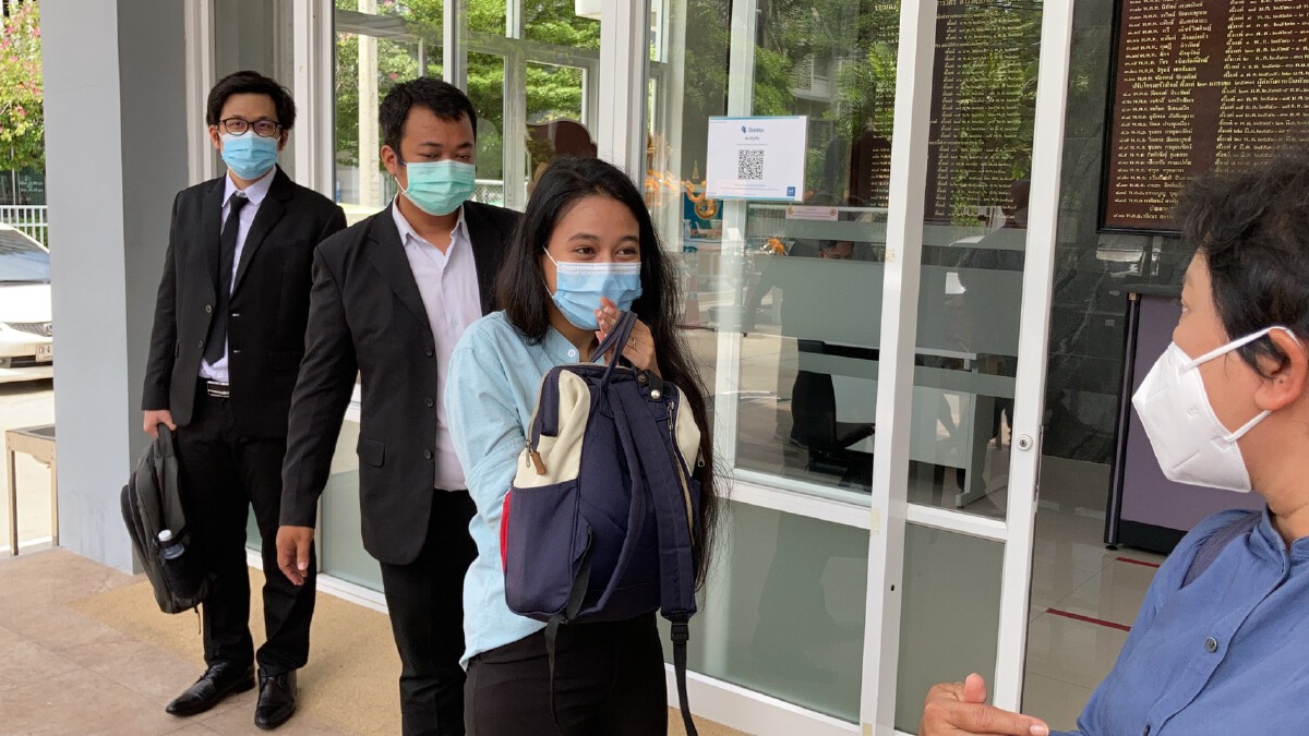 ‘น้องมายด์-อาจารย์ผู้จัด’ กิจกรรม“เปิดไฟให้ดาว” พบตร.