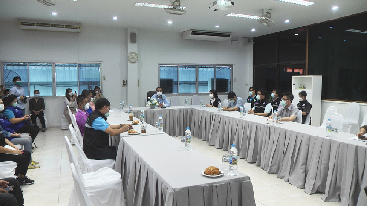 ผู้ว่าฯลำปางนำทีมตรวจรง.-เน้นคุมโควิด
