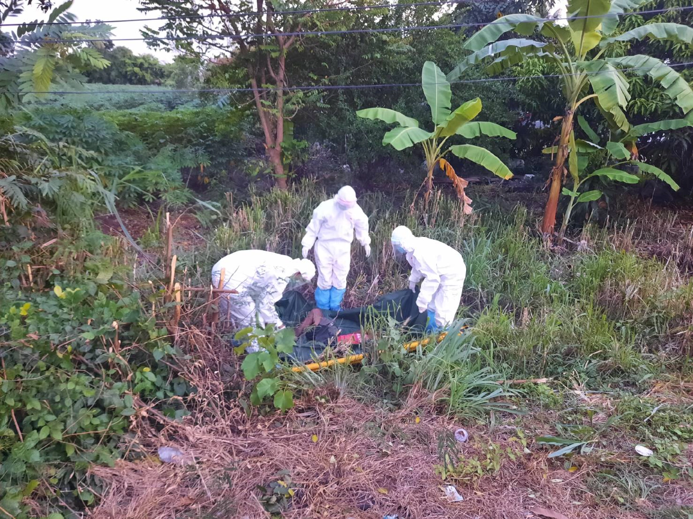 พบศพชายเร่ร่อนนอนตายริมถนนหวั่นติดเชื้อโควิด