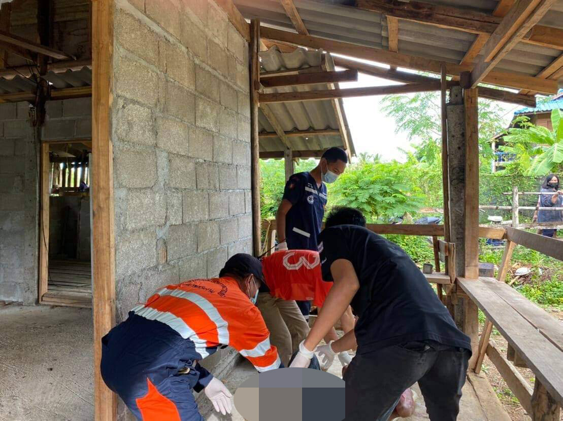 หนุ่มลำปาง ผูกคอเสียชีวิตท่าแปลก!-พ่อมึนสาเหตุ