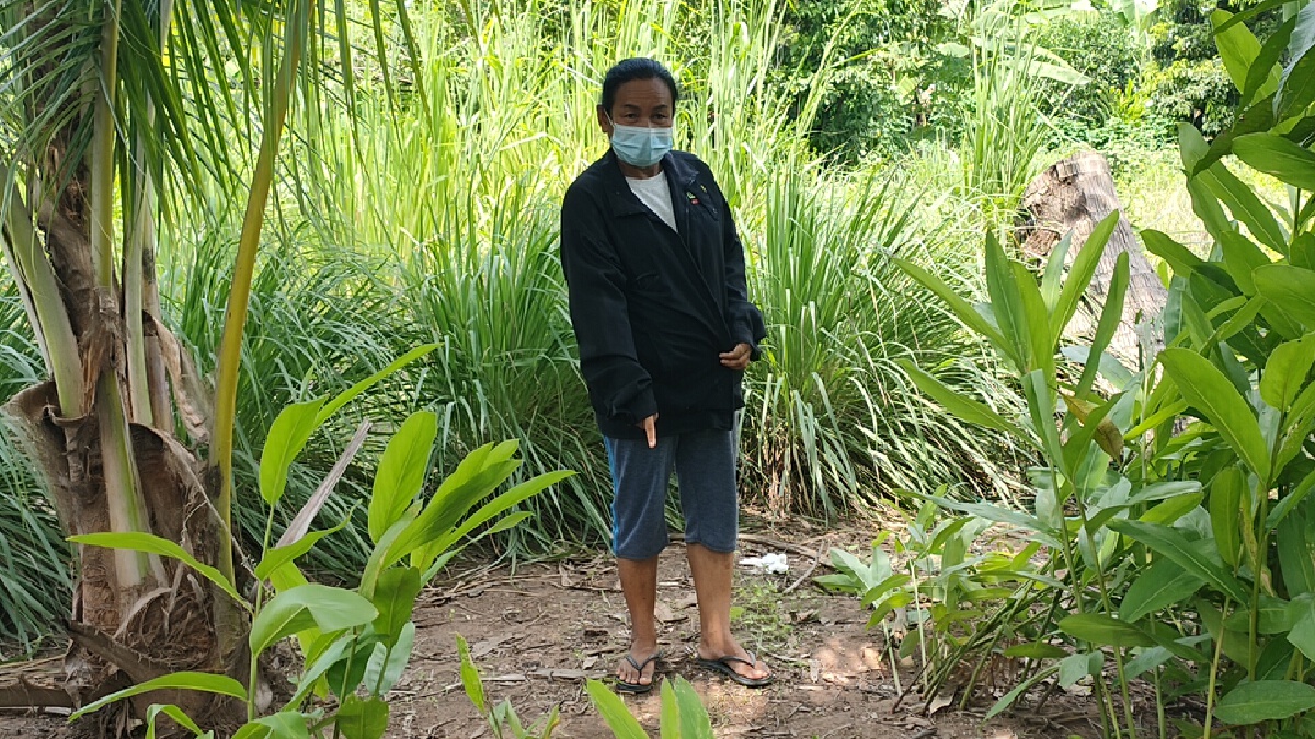 พบศพเฒ่าเปลือยช็อกดับในสวนหลังบ้าน คาดแอบนัดหญิงมาหลับนอน