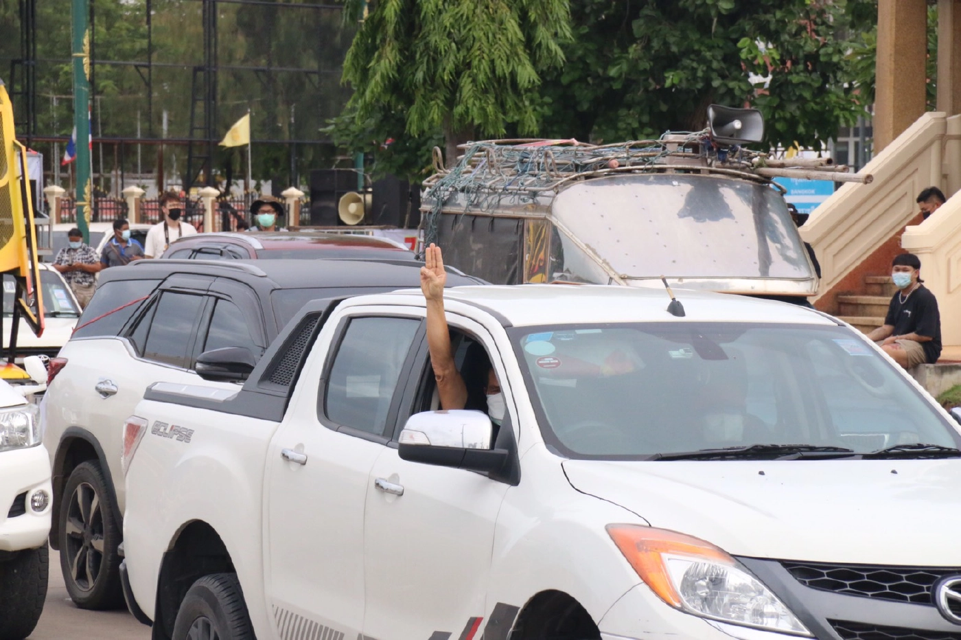 คาร์ม็อบรวมตัว  200  คันบีบแตรรอบเมืองไล่รัฐบาล