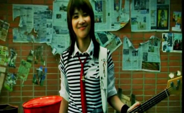 เปิดประวัติลูกสาวฝาแฝดนายกฯ 