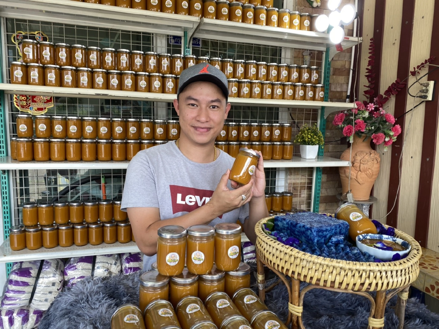 ไลฟ์สดขาย "สังขยาไข่กะทิสดอาม่า"ยอดปัง!! สวนกระแสโควิด