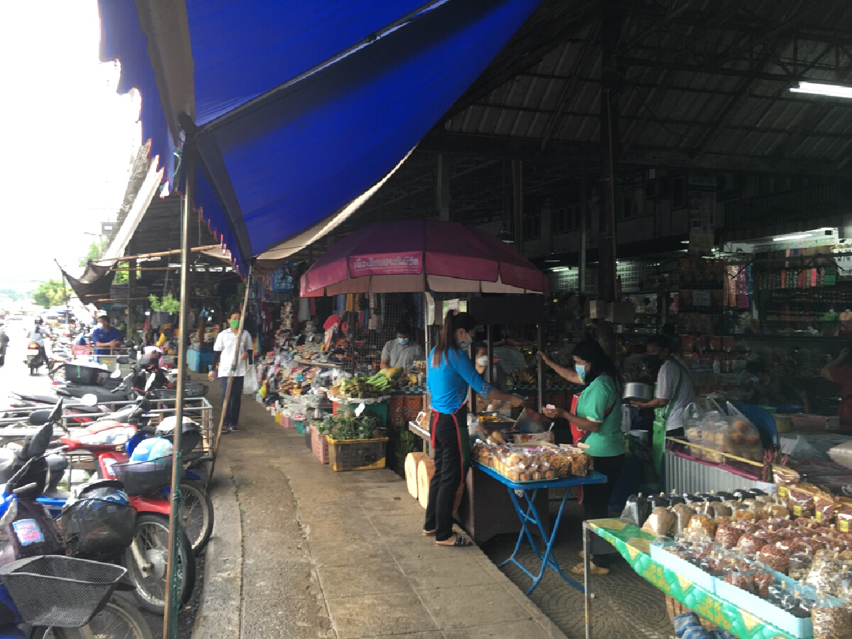 ชาวแม่ฮ่องสอนผวาโควิดหนัก-ตลาดแทบร้าง