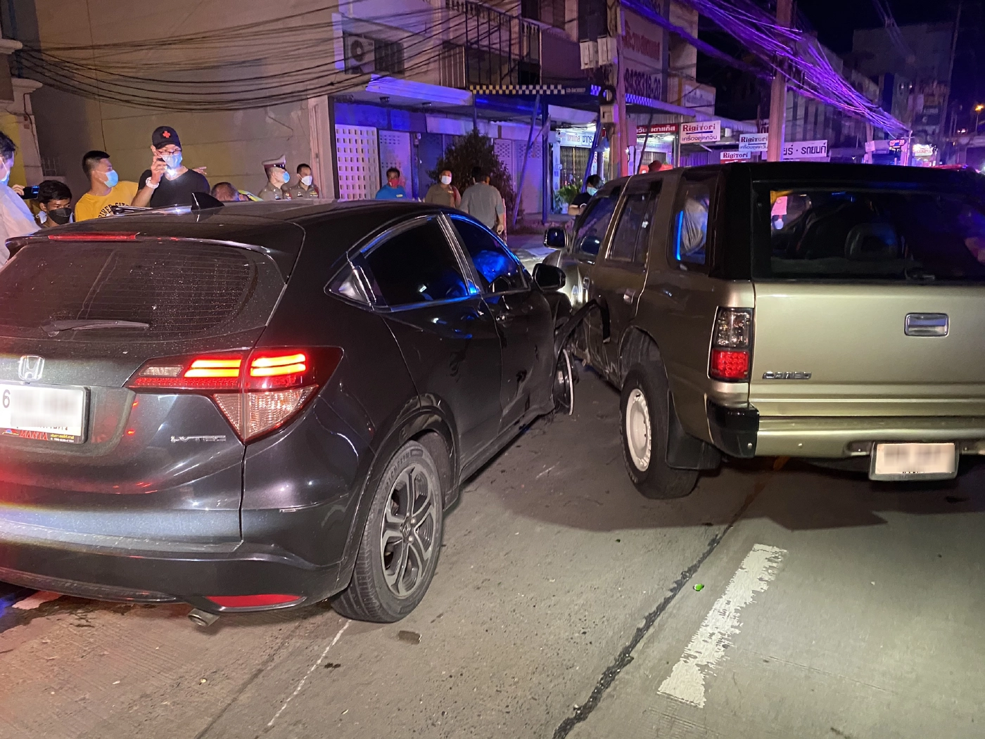 ตร.หน่วยอรินทราช สกัดจับหนุ่มเมาอาละวาด ขับรถหนีทั่วกรุงกว่าร้อยก.ม.