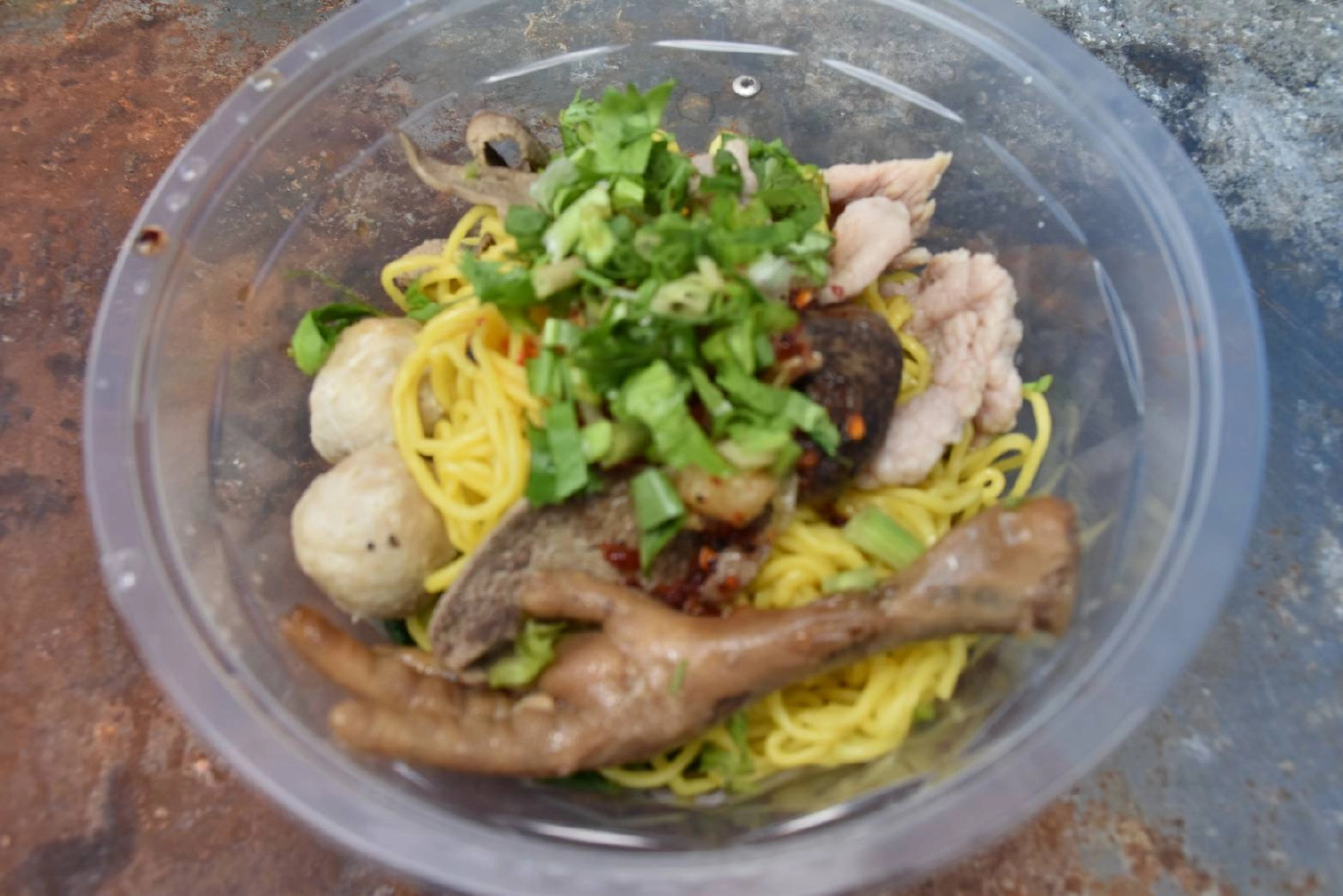 "ก๋วยเตี๋ยวเรือพ่วง"เหมือนยกร้านไว้บันไดบ้าน