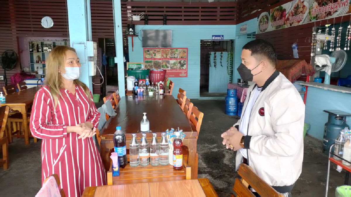 สุดสงสาร บางแก้วเพศเมียถูกปล่อยทิ้งหน้าร้านอาหารยืนตากฝนรอเจ้าของ5วัน