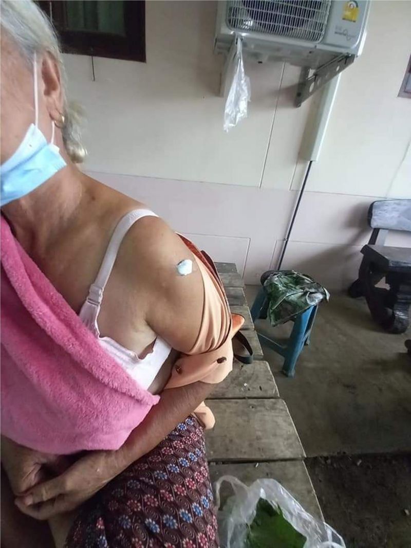 ตะลึง!ยายบุรีรัมย์ฉีดวัคซีนโควิดวันเดียวเบิ้ล 2 เข็ม