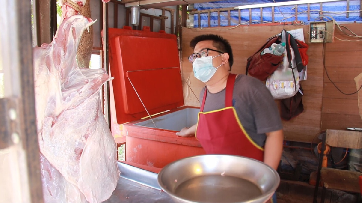 เจ้าของร้านเนื้อวัวสุดทนตั้งค่าหัว5พันจับโจรสวมกางเกงในตัวเดียว