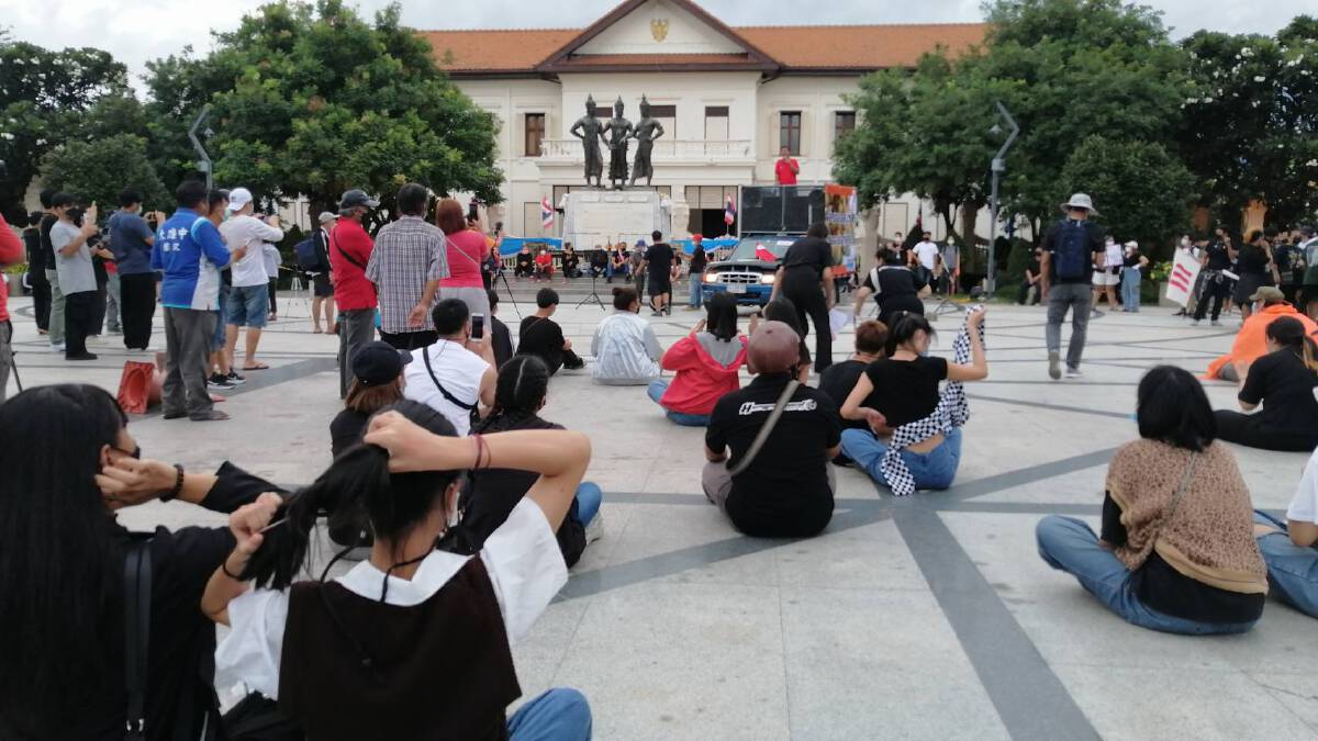 "คาร์ม็อบเชียงใหม่"​ยื่นหนังสือจี้ตำรวจ-ยืนข้างประชาชน​