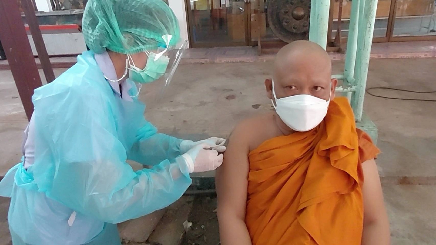 ชาวแม่สอดแห่ฉีดวัคซีน-พบโควิดระบาดหนัก