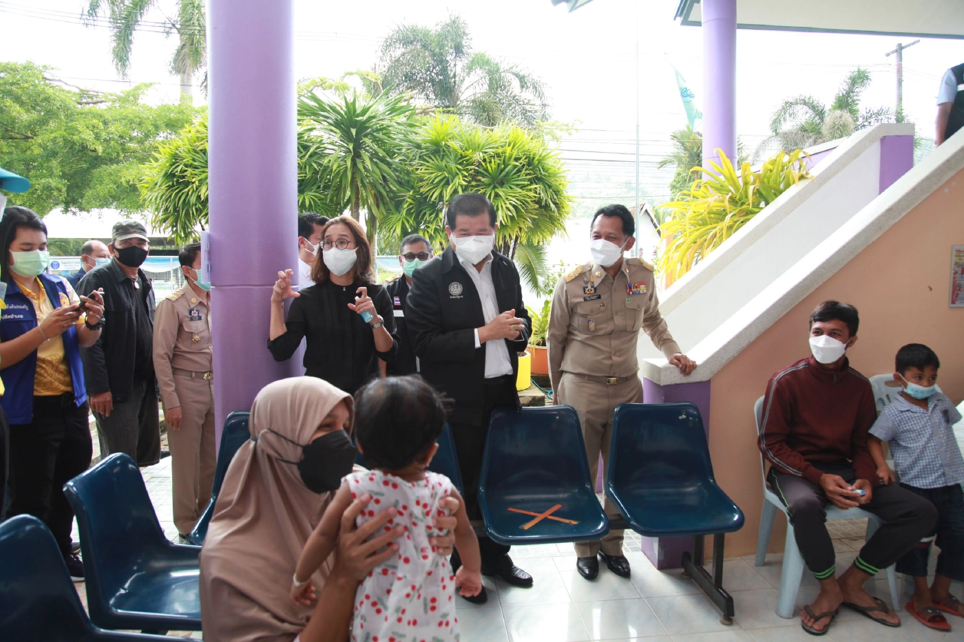 "นิพนธ์"ให้กำลังใจบุคลากรด่านหน้า"ระนอง-พังงา"ฝ่าวิกฤตโควิด