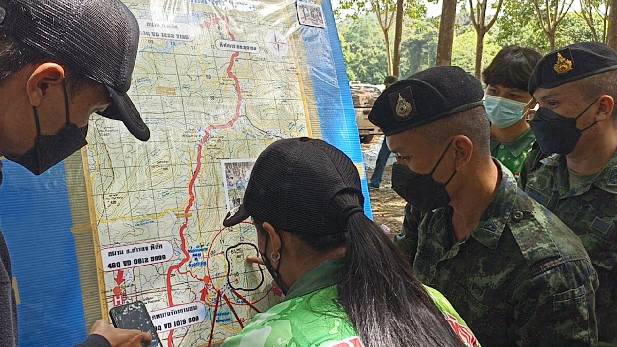 นำเฮลิคอปเตอร์กองกำลังสุรศักดิ์มนตรีช่วยบินค้นหาตาวัย 80 ปี