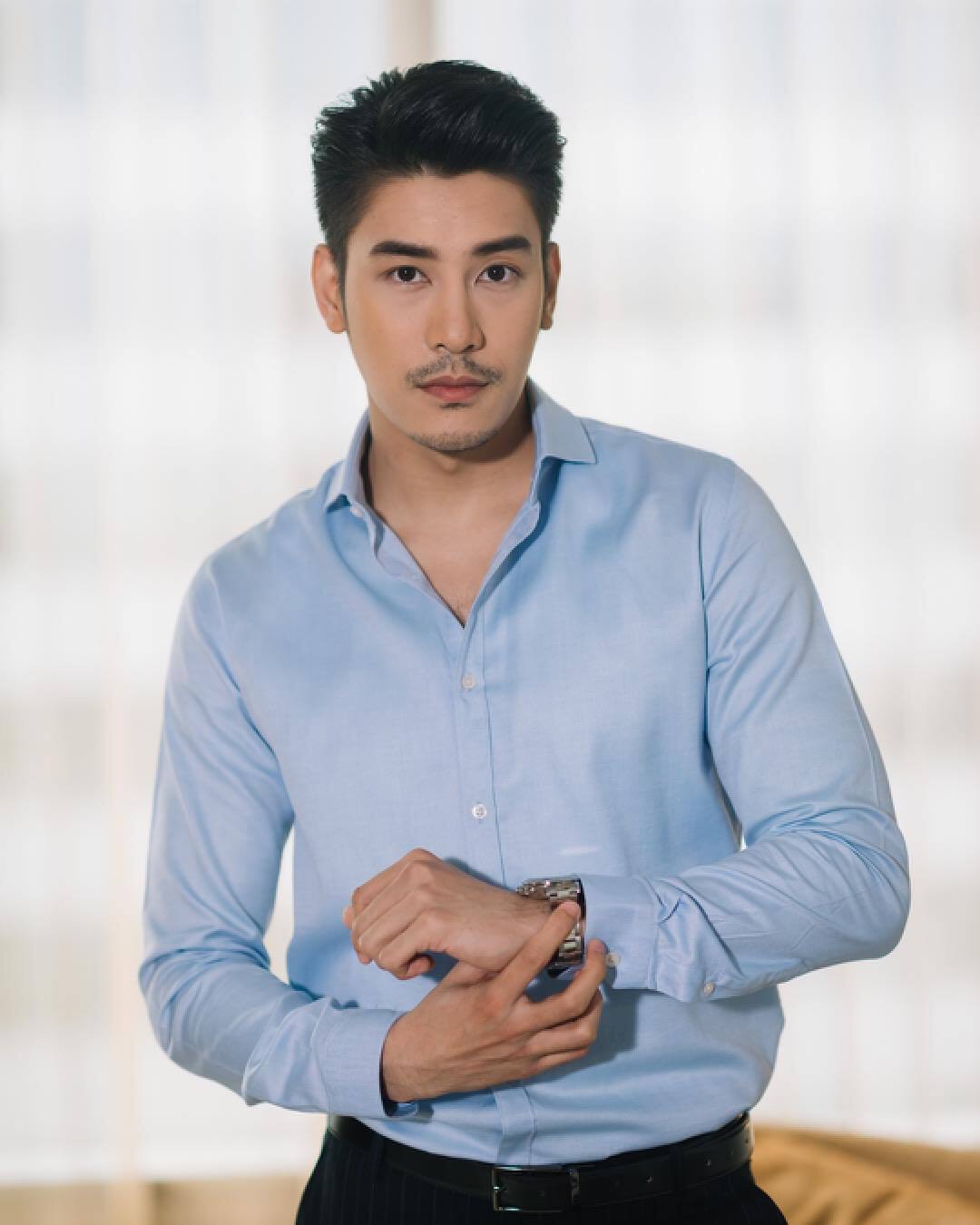 “เคน ภูภูมิ”  ร่วมใจสู้ภัยโควิดบริจาคเข็มฉีดยา 1 แสนเข็มให้โรงพยาบาล