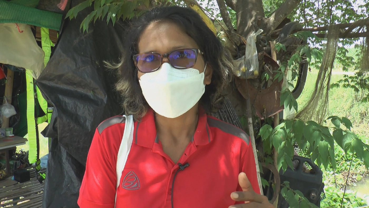 เด็กขาดเรียนครูโผล่ไปบ้าน สุดสงสารมีมือถือเครื่องเดียวสลับให้น้องเรียน