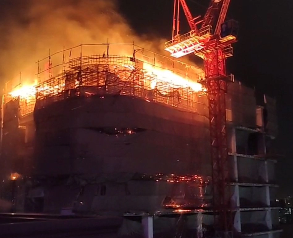 เกิดเหตุไฟไหม้ตึกสูง วิภาวดีรังสิตซอย 9