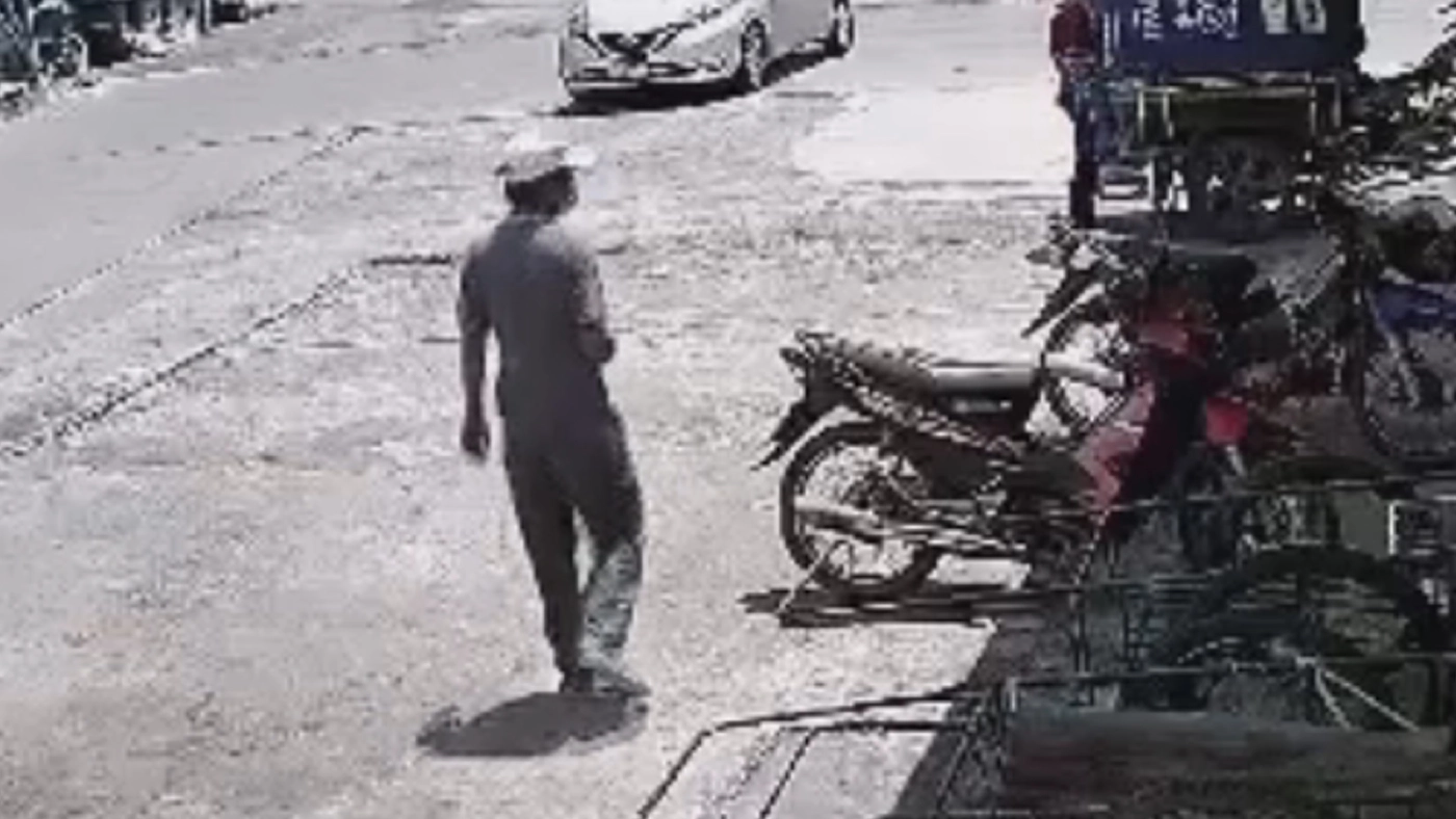 ตำรวจอุดรโพสต์คลิปโจรยุคโควิดเดินเลาะขโมยจยย.เสียบกุญแจไว้