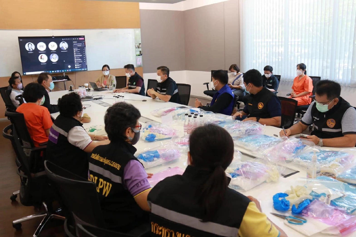 บับเบิลแอนด์ซีลคุมโควิด-19 "คลัสเตอร์แพนดอร่า"