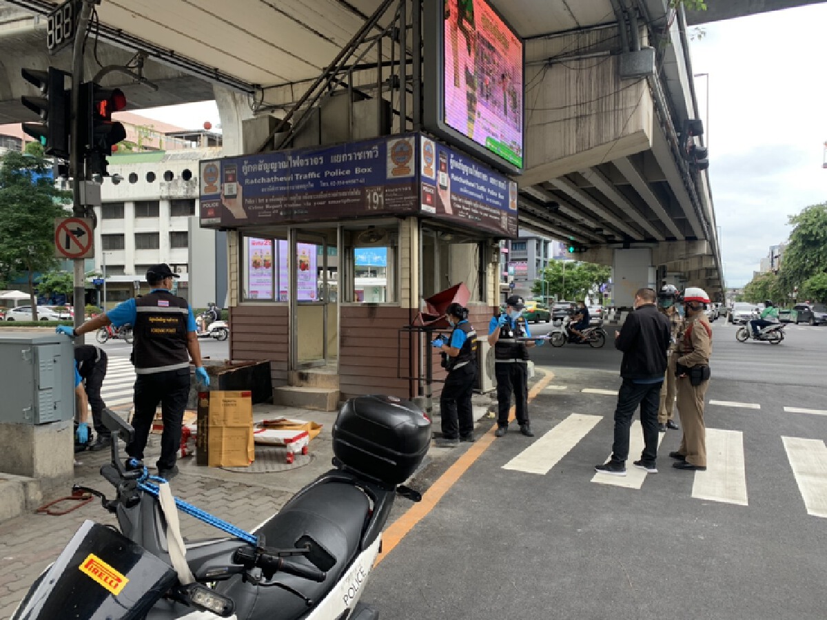 พฐ.ตรวจความเสียหายป้อมจราจรถูกเผา-ทุบเสียหาย