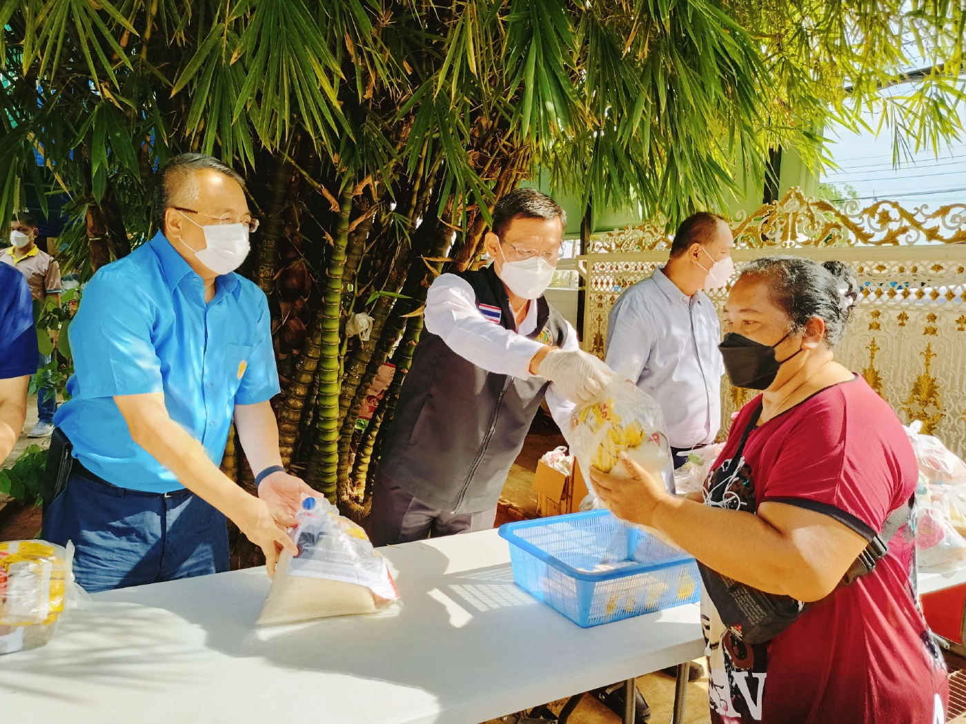 สาวใหญ่ป่วยโควิดช็อคเสียชีวิตระหว่างทางก่อนถึงบ้านเกิด