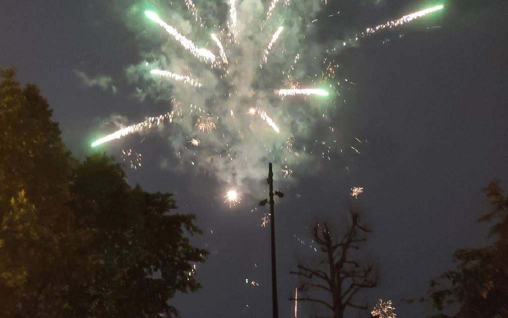 "ม็อบทะลุฟ้า"ยุติชุมนุมแล้ว "ไฮโซลูกนัท" ร่วมเวทีอภิปราย